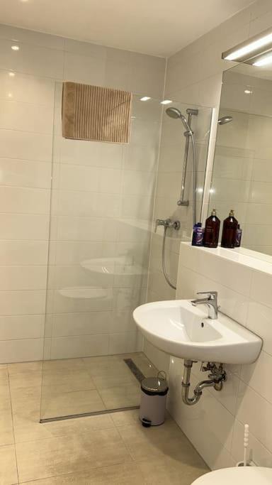 Gemuetliche Mit Balkon In * Wien