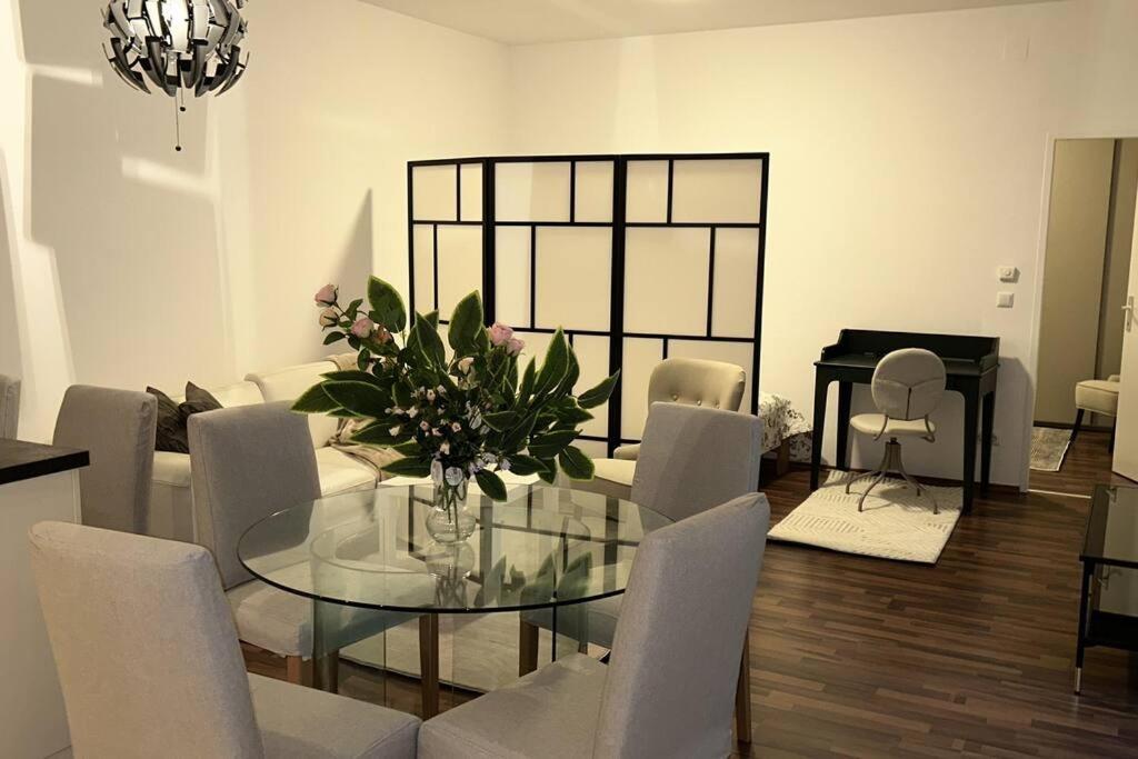 Gemuetliche Mit Balkon In Apartment *
